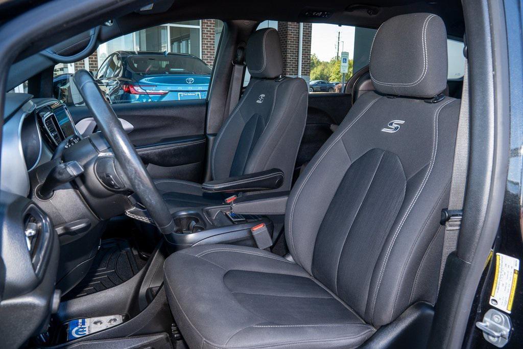 used 2019 Chrysler Pacifica car, priced at $15,605