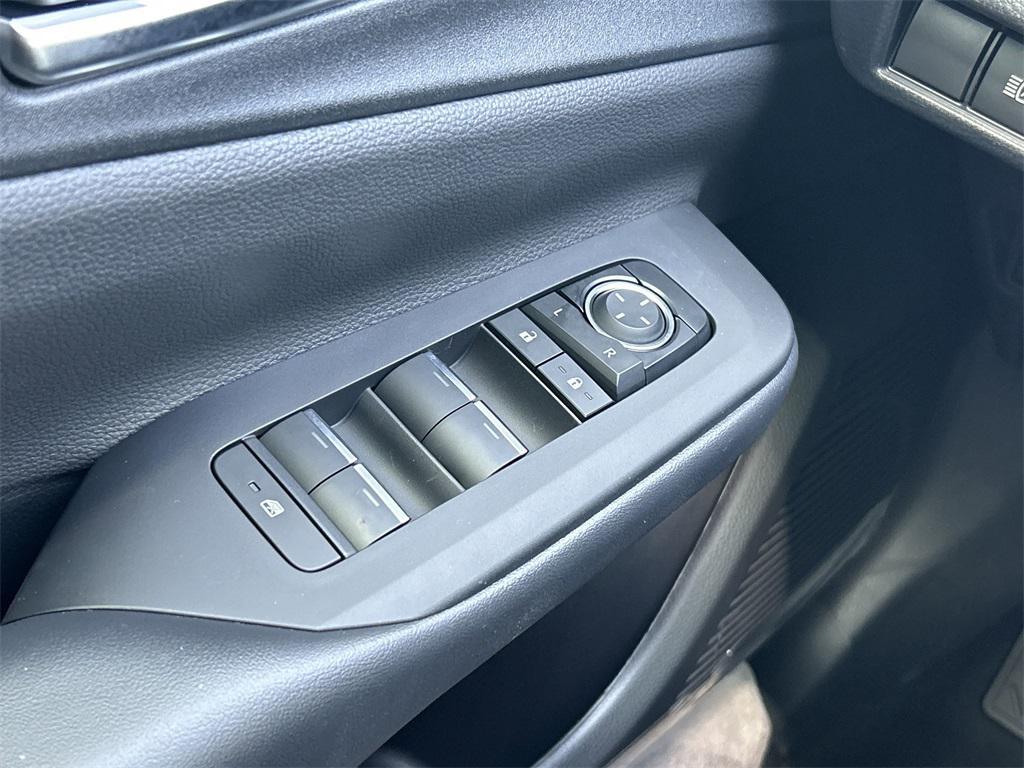 new 2025 Toyota Prius Plug-In Hybrid car, priced at $38,283