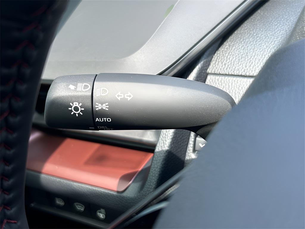 new 2025 Toyota Prius Plug-In Hybrid car, priced at $38,283