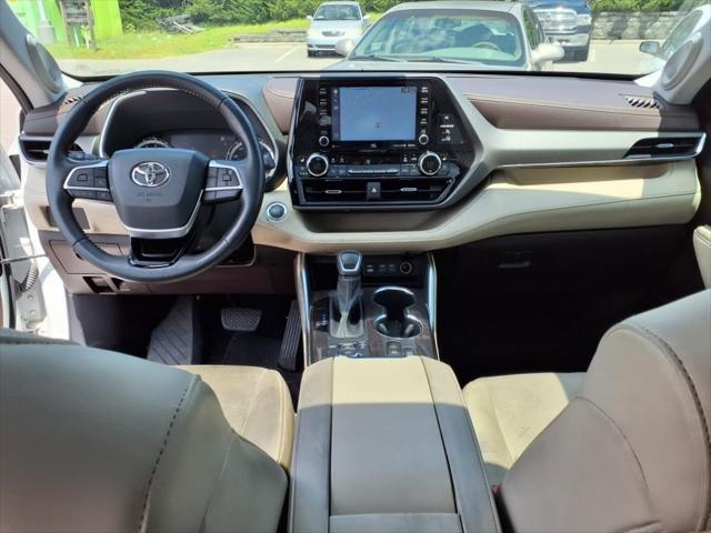 used 2022 Toyota Highlander car, priced at $40,245