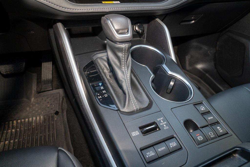 used 2023 Toyota Highlander car, priced at $38,418