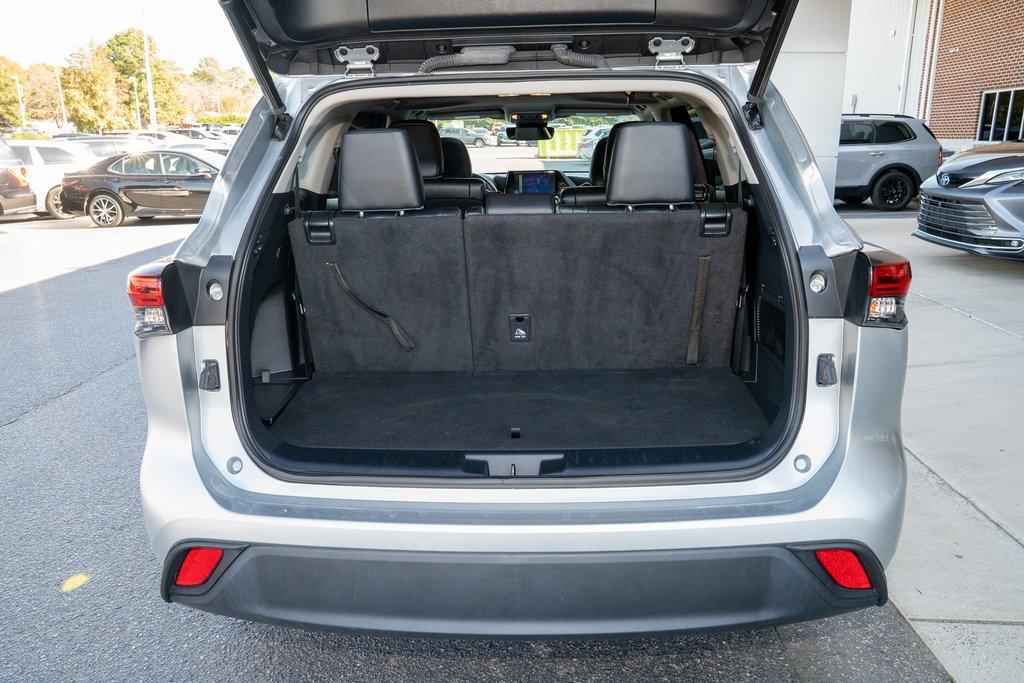 used 2023 Toyota Highlander car, priced at $38,418