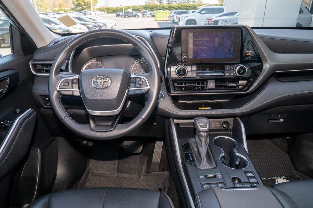 used 2023 Toyota Highlander car, priced at $38,418