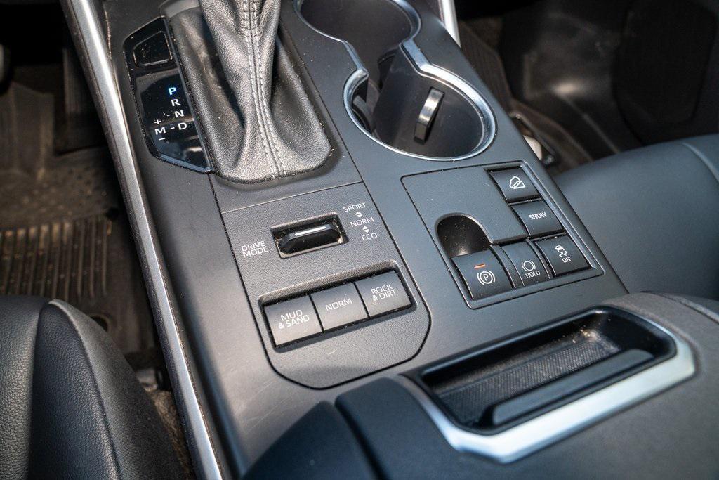 used 2023 Toyota Highlander car, priced at $38,418