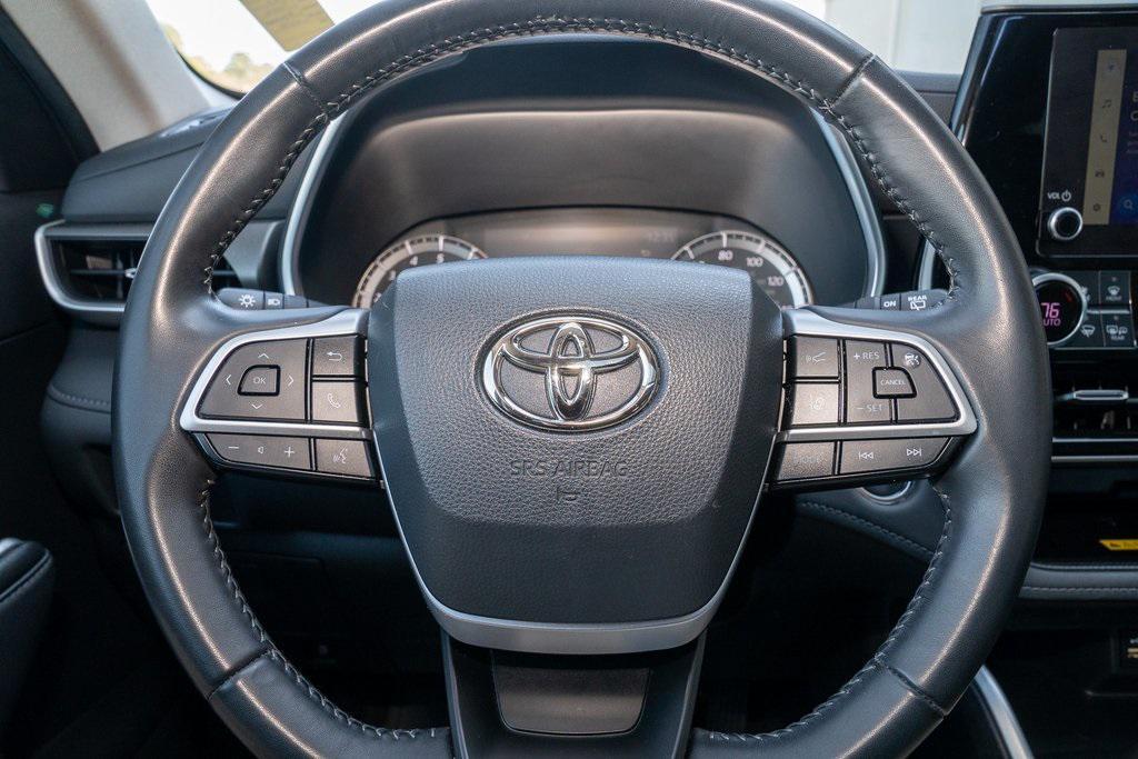 used 2023 Toyota Highlander car, priced at $38,418