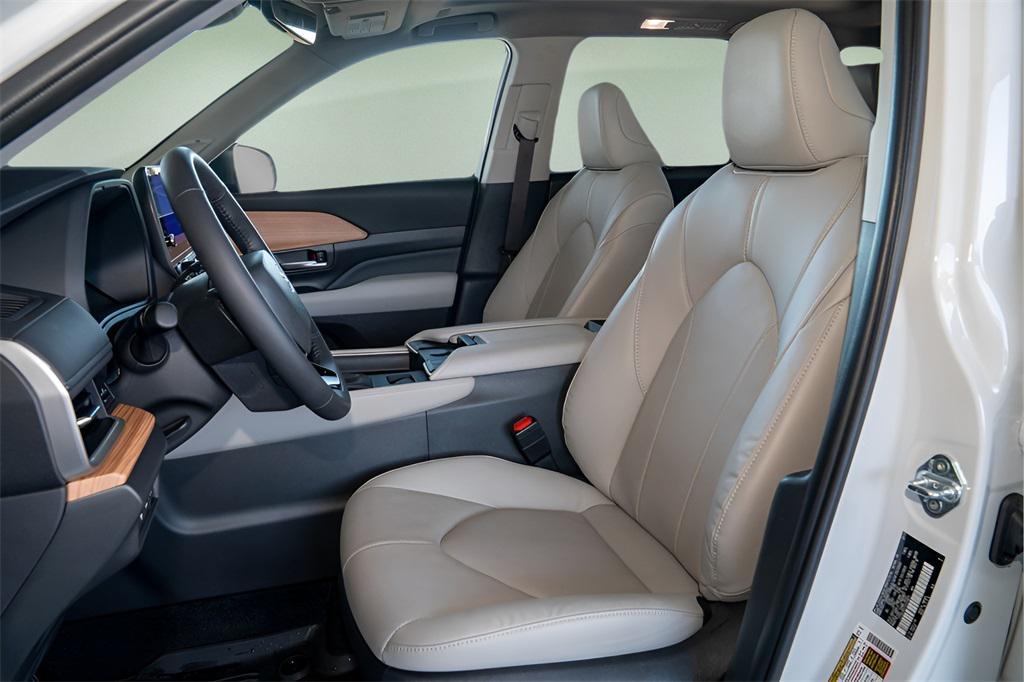 used 2025 Toyota Grand Highlander car, priced at $56,865