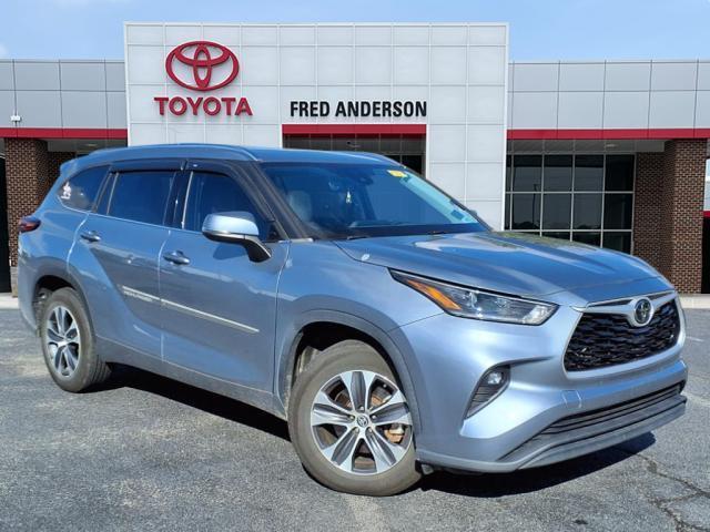 used 2021 Toyota Highlander car, priced at $32,495