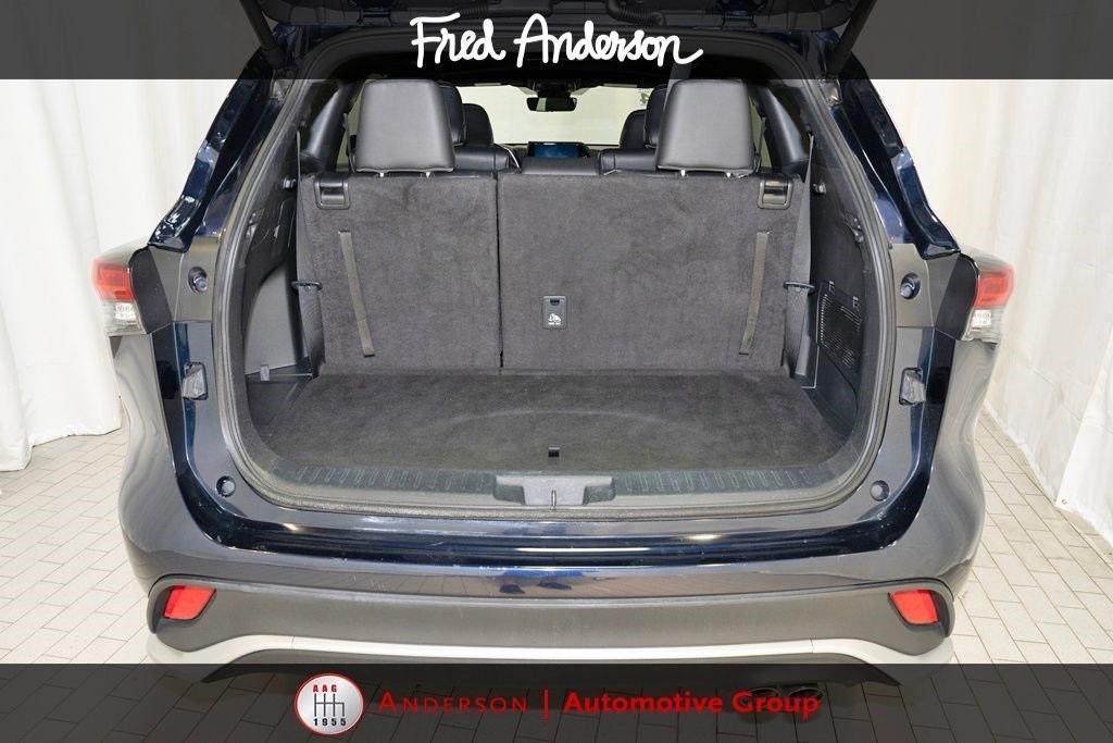 used 2024 Toyota Highlander car, priced at $41,026