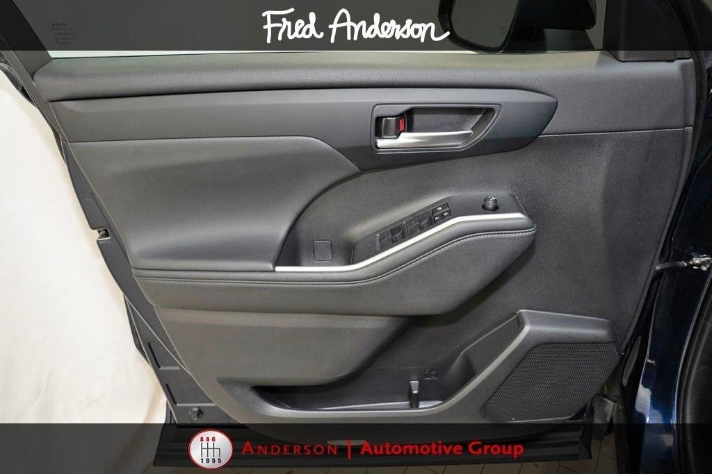 used 2024 Toyota Highlander car, priced at $41,026