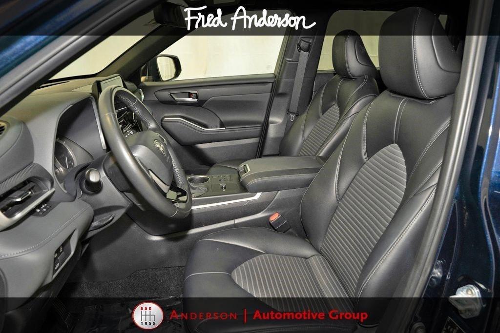 used 2024 Toyota Highlander car, priced at $41,026