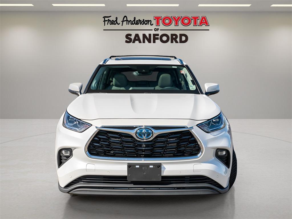 used 2022 Toyota Highlander Hybrid car, priced at $39,032