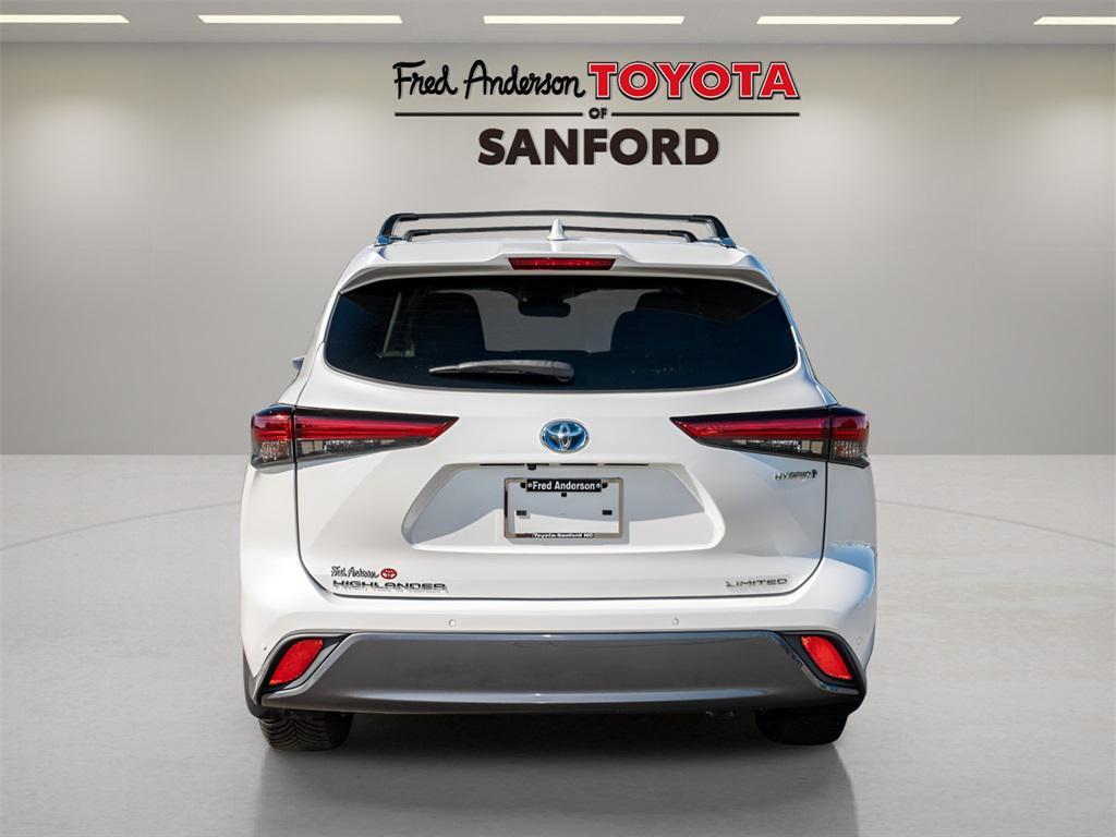 used 2022 Toyota Highlander Hybrid car, priced at $39,032