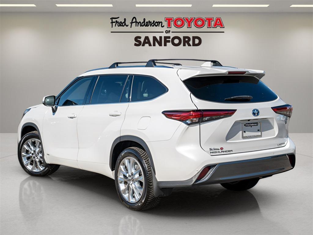used 2022 Toyota Highlander Hybrid car, priced at $39,032