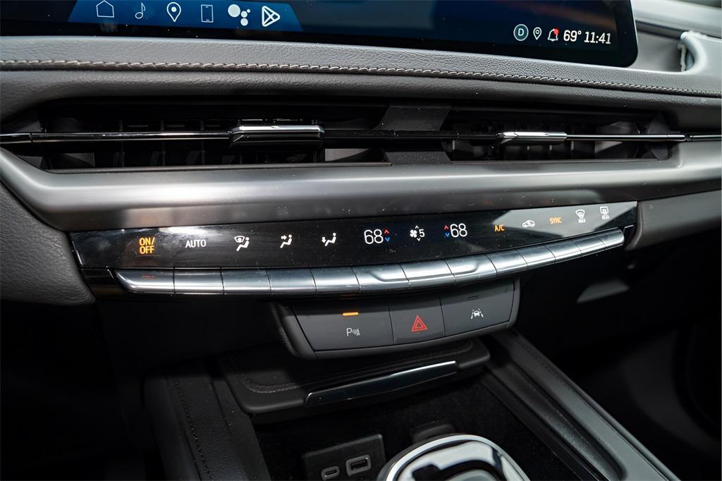 used 2024 Cadillac XT4 car, priced at $29,601