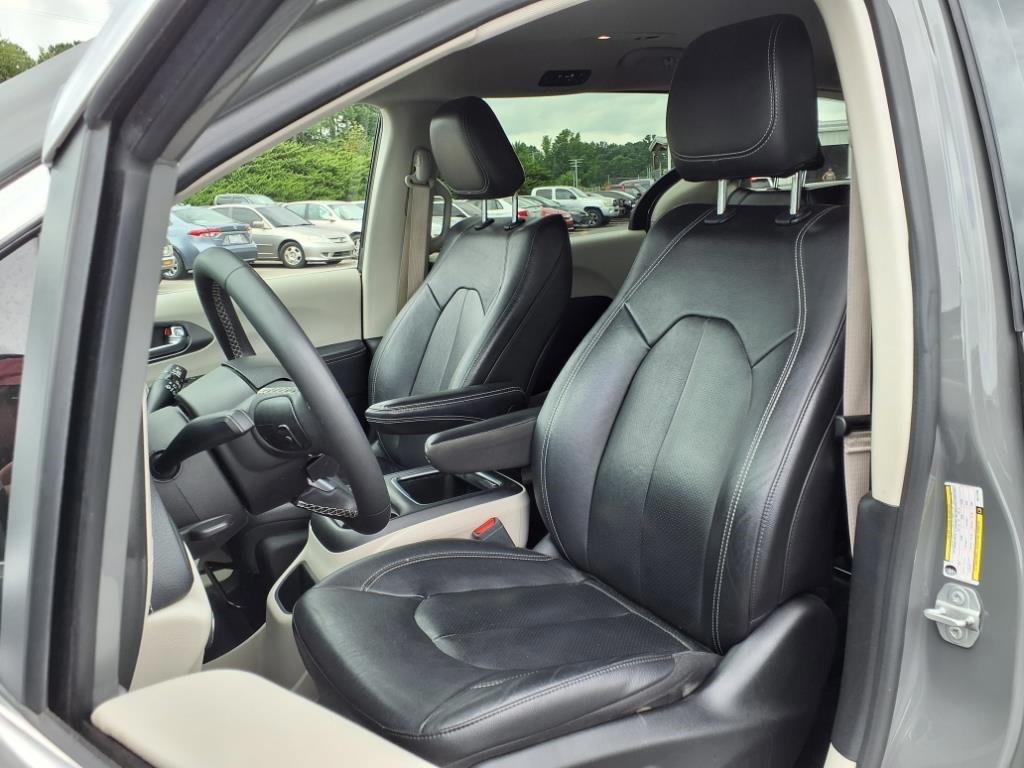 used 2022 Chrysler Pacifica Hybrid car, priced at $21,593