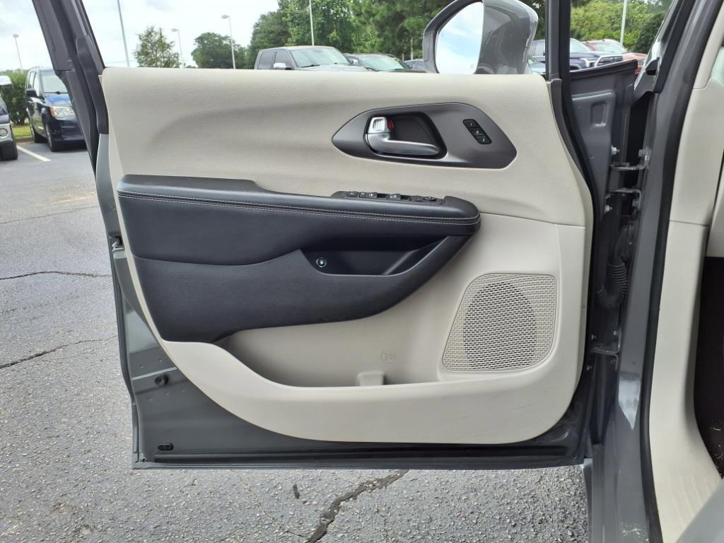 used 2022 Chrysler Pacifica Hybrid car, priced at $21,593