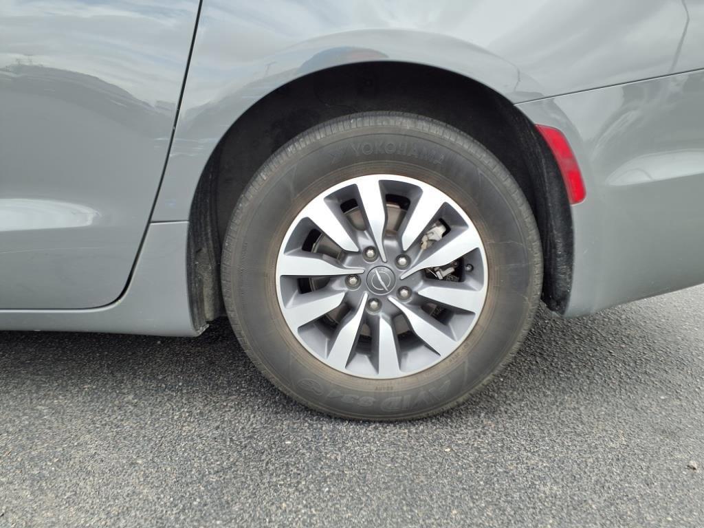 used 2022 Chrysler Pacifica Hybrid car, priced at $21,593