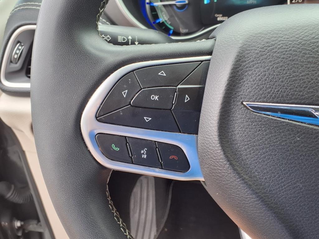 used 2022 Chrysler Pacifica Hybrid car, priced at $22,324