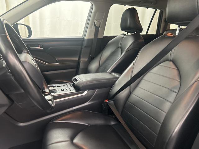 used 2021 Toyota Highlander car, priced at $29,994