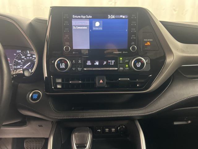 used 2021 Toyota Highlander car, priced at $29,994