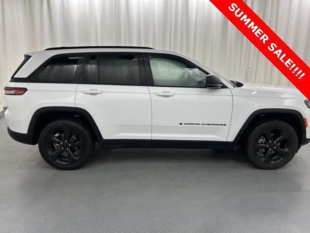 used 2022 Jeep Grand Cherokee car, priced at $25,555