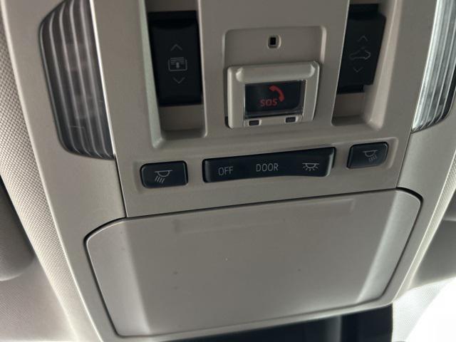 used 2022 Toyota Highlander car, priced at $38,692
