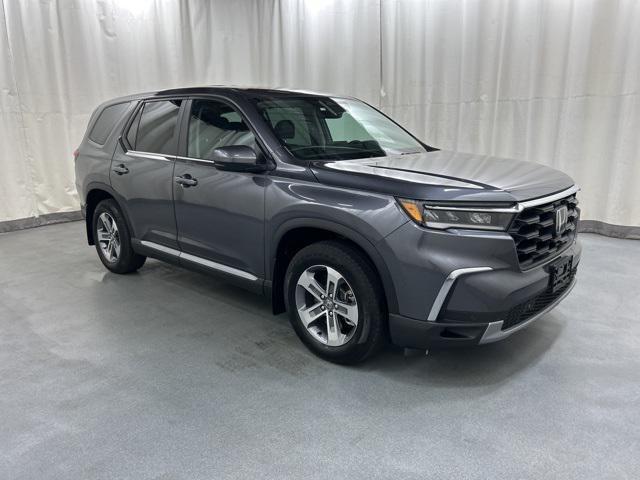 used 2025 Honda Pilot car, priced at $39,994