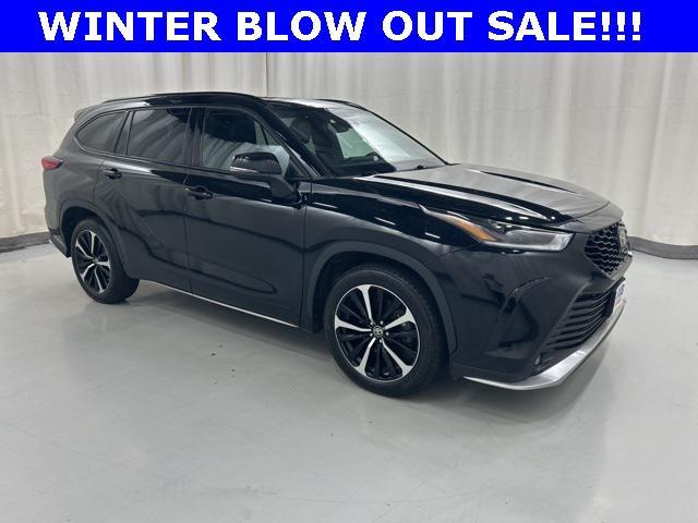 used 2021 Toyota Highlander car, priced at $28,894