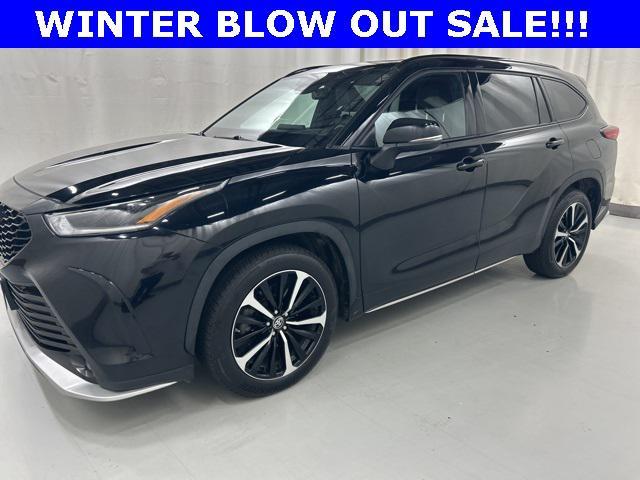 used 2021 Toyota Highlander car, priced at $28,894