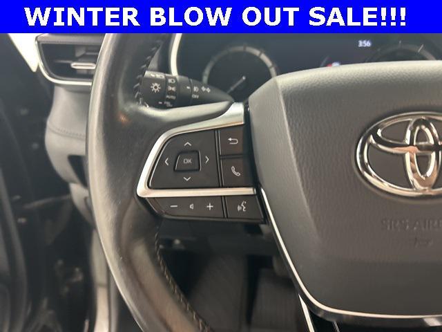 used 2021 Toyota Highlander car, priced at $28,894