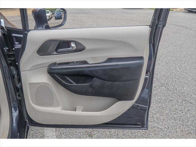 used 2021 Chrysler Pacifica car, priced at $29,911