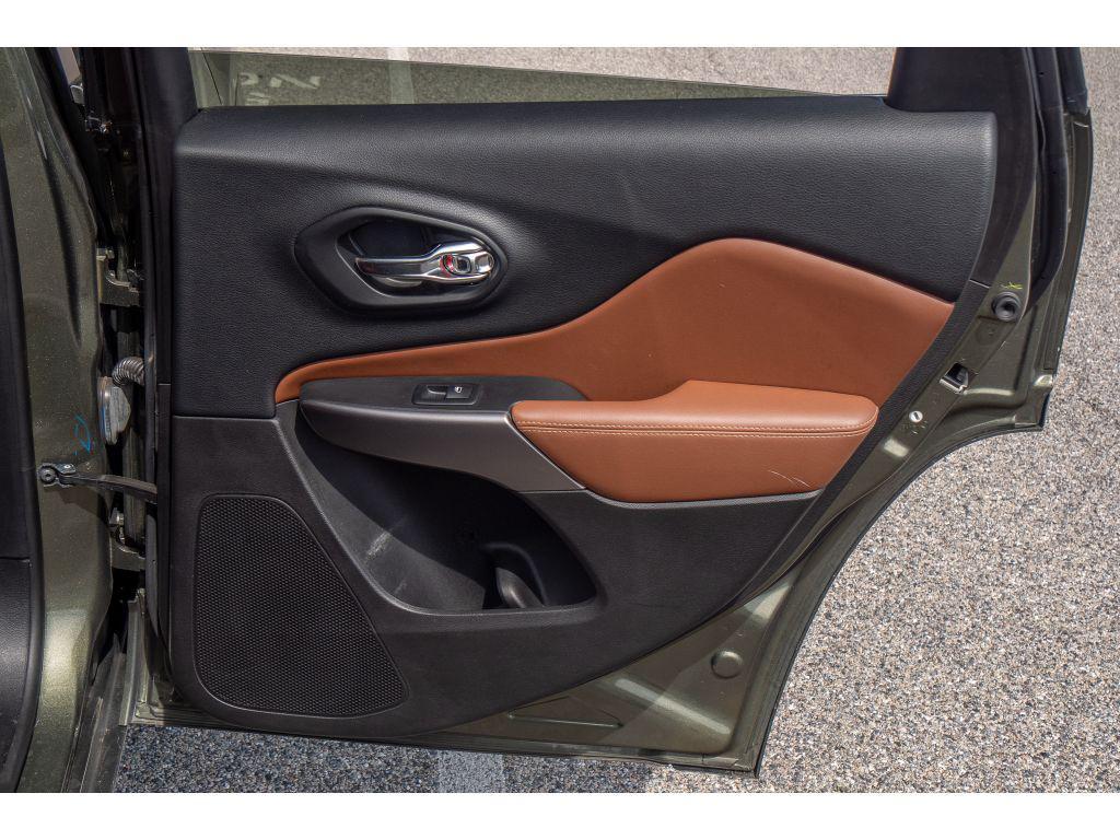 used 2019 Jeep Cherokee car, priced at $25,967