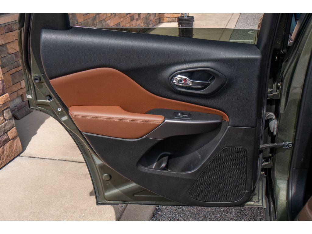 used 2019 Jeep Cherokee car, priced at $25,967