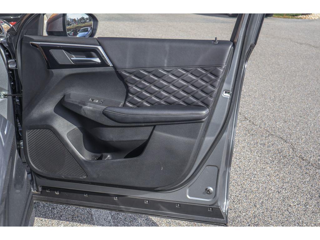 used 2024 Mitsubishi Outlander car, priced at $29,659