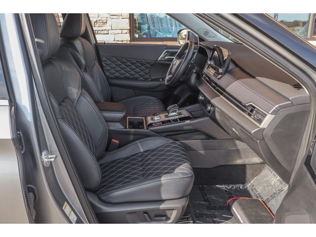 used 2024 Mitsubishi Outlander car, priced at $29,659