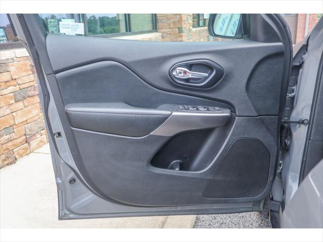 used 2021 Jeep Cherokee car, priced at $19,995
