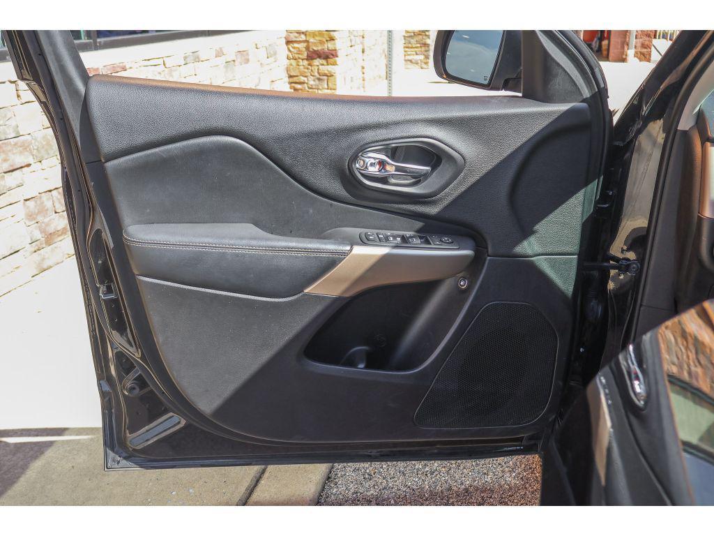 used 2018 Jeep Cherokee car, priced at $19,995