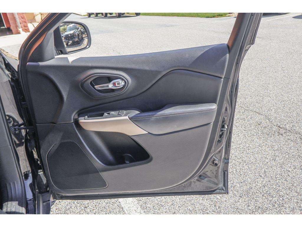 used 2018 Jeep Cherokee car, priced at $19,995