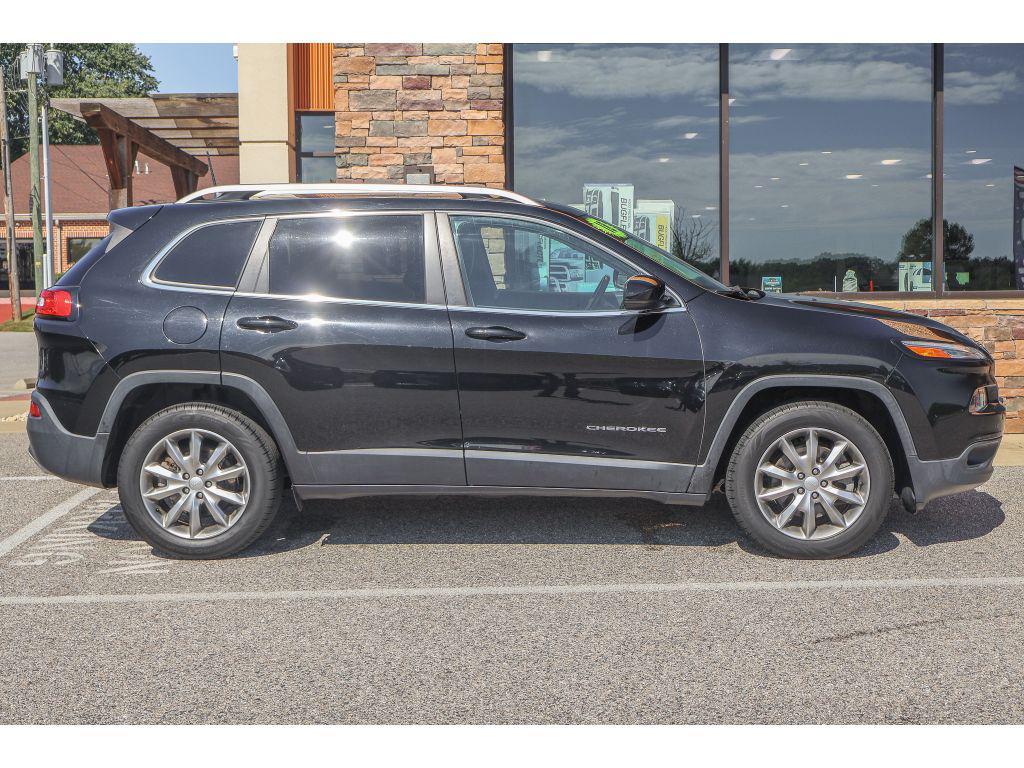 used 2018 Jeep Cherokee car, priced at $19,995