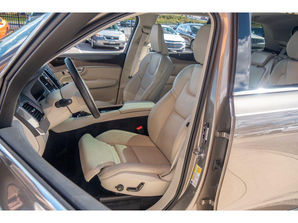 used 2022 Volvo XC90 car, priced at $37,987