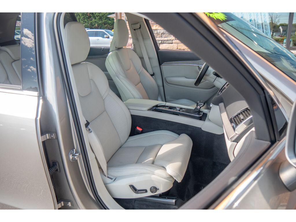 used 2022 Volvo XC90 car, priced at $37,987