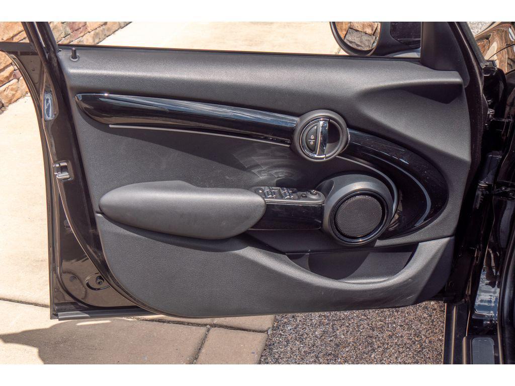 used 2022 MINI Hardtop car, priced at $21,925
