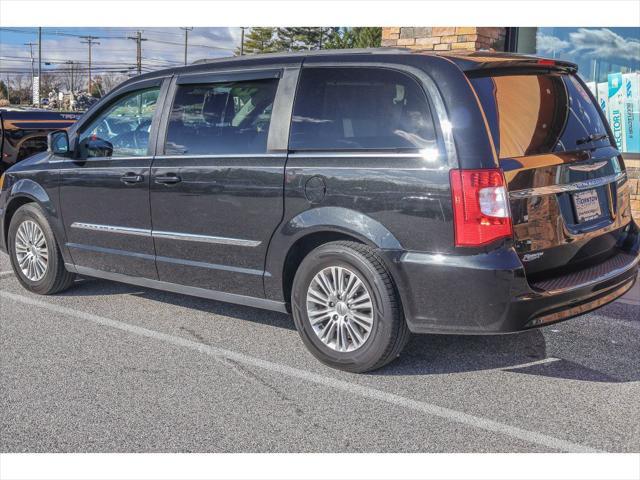 used 2014 Chrysler Town & Country car, priced at $13,900