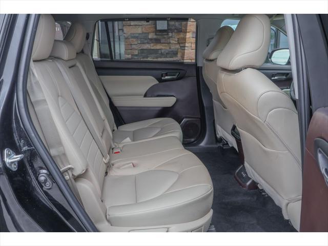 used 2022 Toyota Highlander car, priced at $37,894