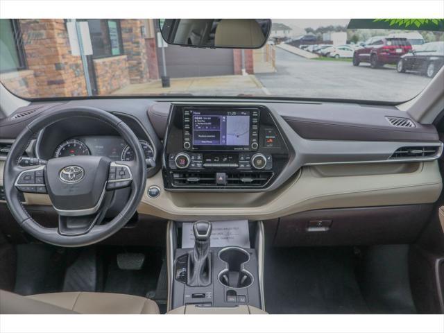 used 2022 Toyota Highlander car, priced at $37,894