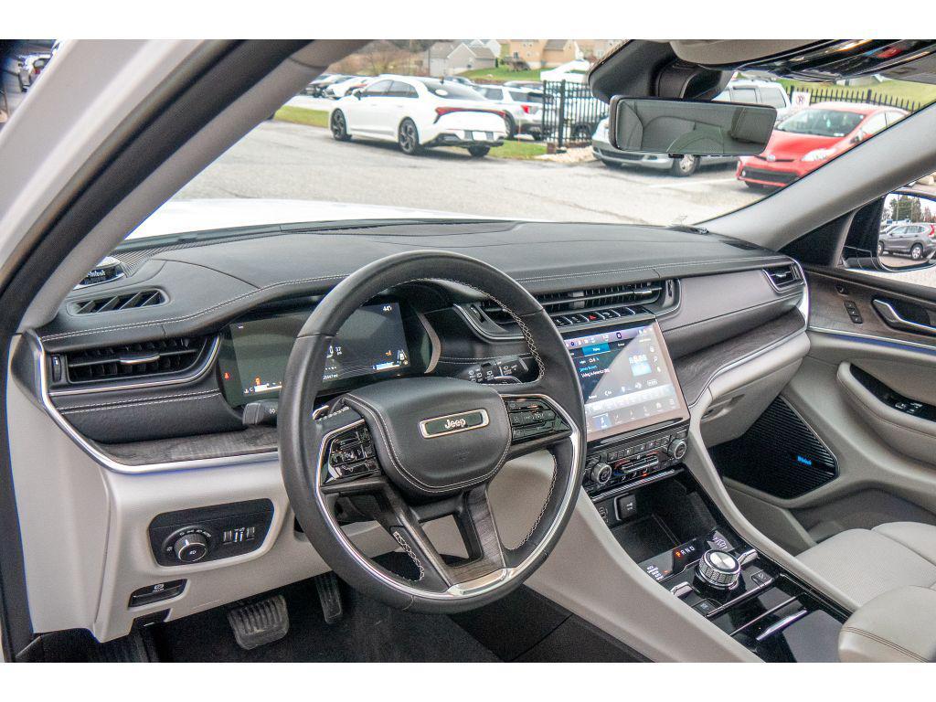 used 2022 Jeep Grand Cherokee car, priced at $34,997