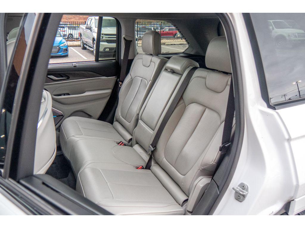 used 2022 Jeep Grand Cherokee car, priced at $34,997