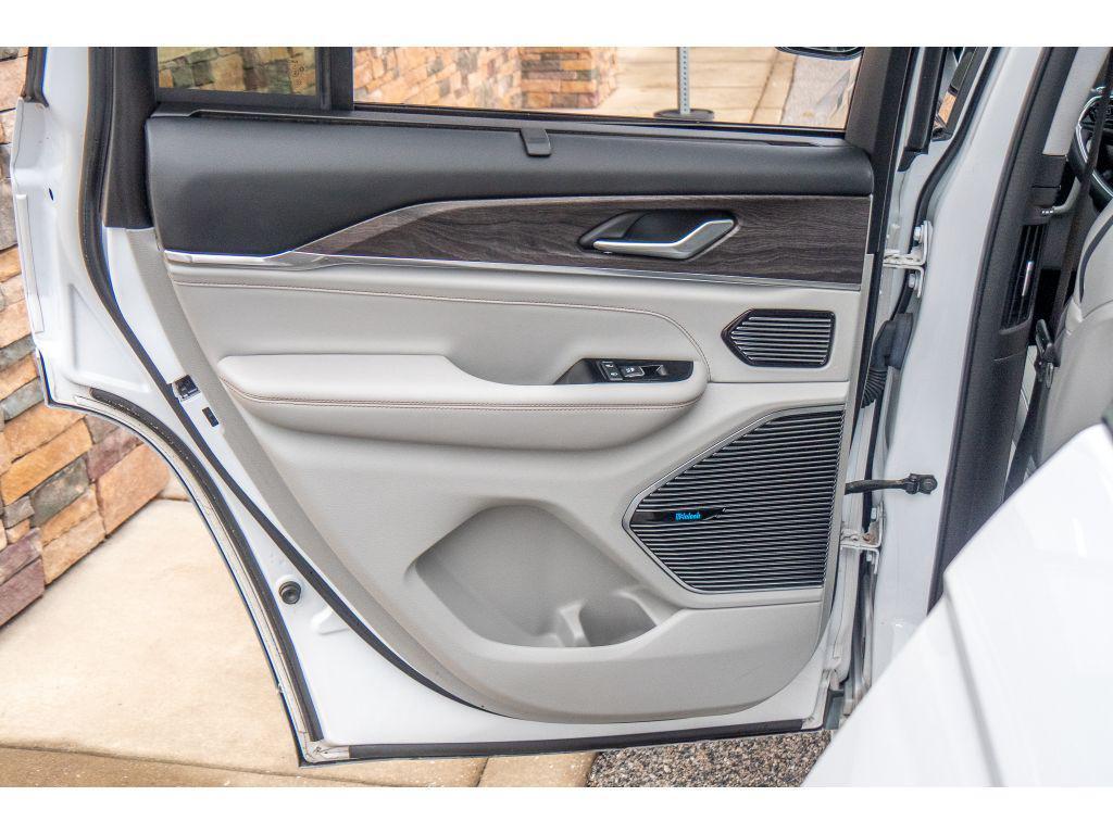 used 2022 Jeep Grand Cherokee car, priced at $34,997