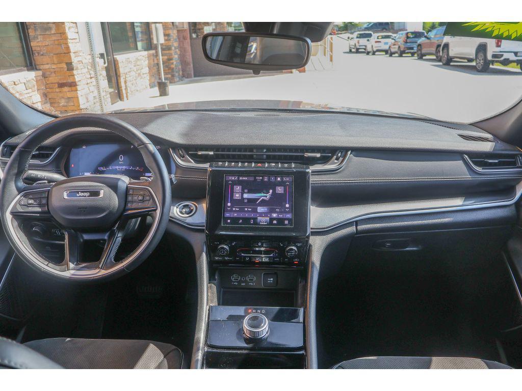 used 2022 Jeep Grand Cherokee car, priced at $34,319