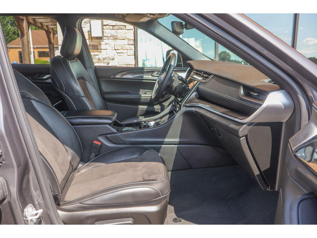 used 2022 Jeep Grand Cherokee car, priced at $34,319